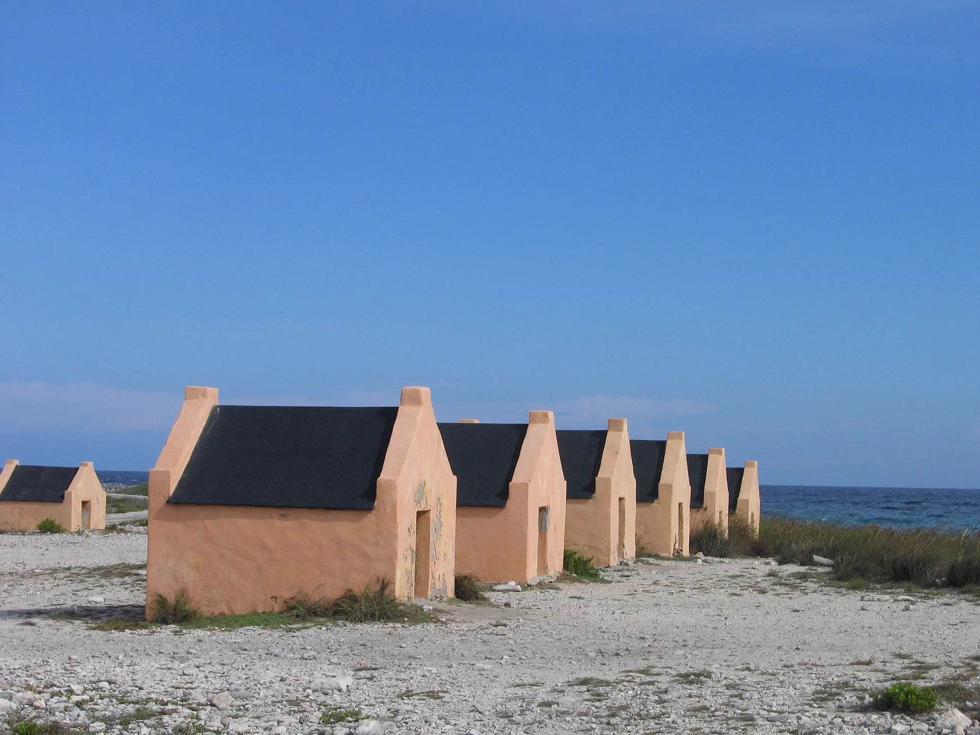 De slavenhutjes en Rincon: Bonaire's vergeten geschiedenis